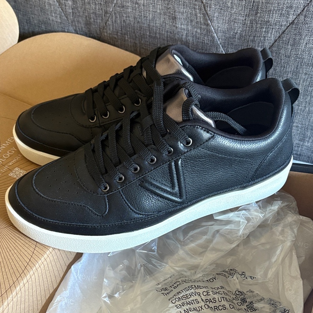 Vionic Black Leather Women's Sneakers
